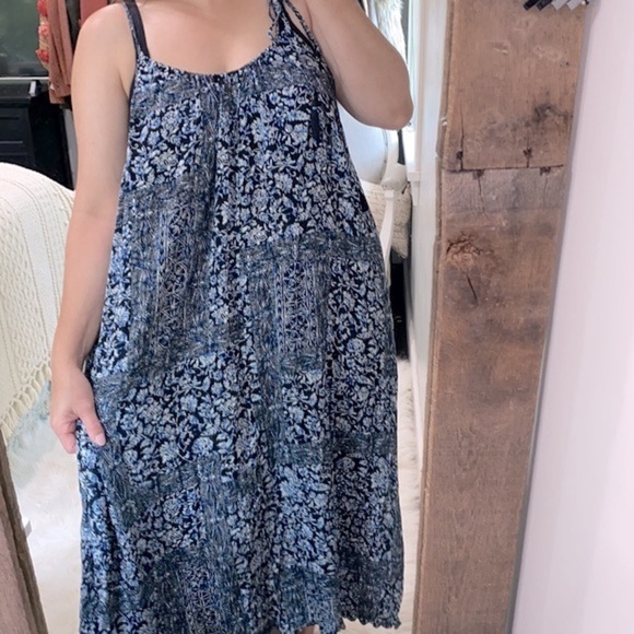 A:glow blue floral maxi dress size large - Picture 4 of 10